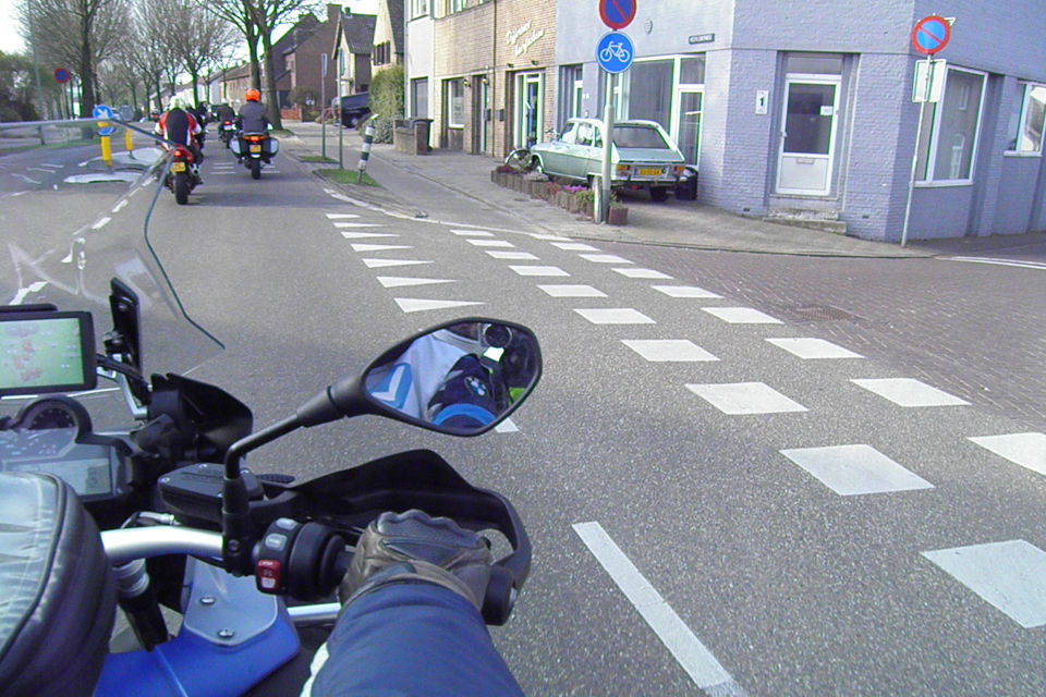 Motorrijbewijspoint Leiden theorie cursus online